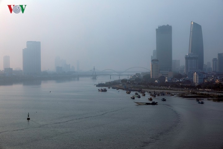 Da Nang dep trong lan suong mo ngay mung 3 Tet Ky Hoi-Hinh-7