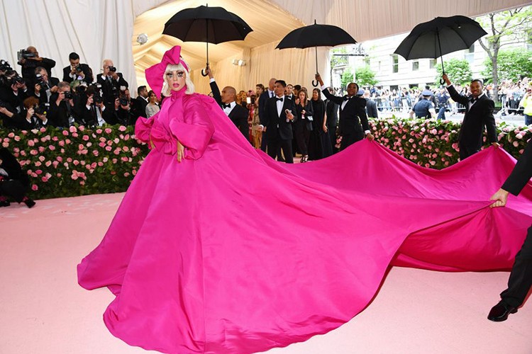 Jared Leto om dau nguoi nhan tao, Lady Gaga 4 lan lot vay tai Met Gala-Hinh-5