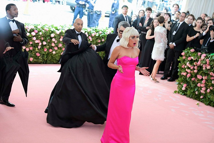 Jared Leto om dau nguoi nhan tao, Lady Gaga 4 lan lot vay tai Met Gala-Hinh-8