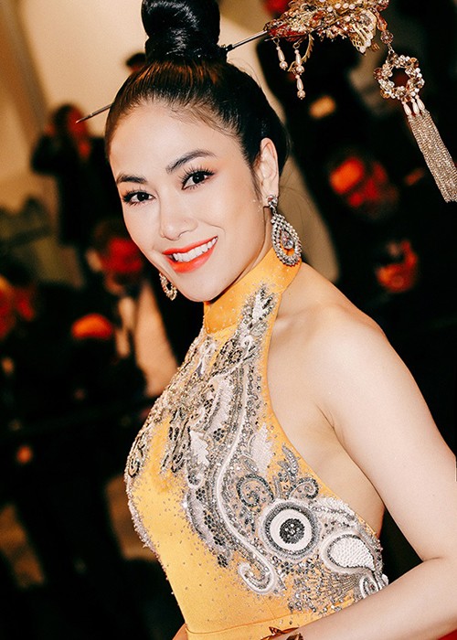 Hoa ra ngoai Ngoc Trinh, con khong it sao Viet du Cannes 2019