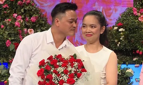 Gameshow hen ho ngay cang phu phiem: Nguoi choi gia tao, lua khan gia