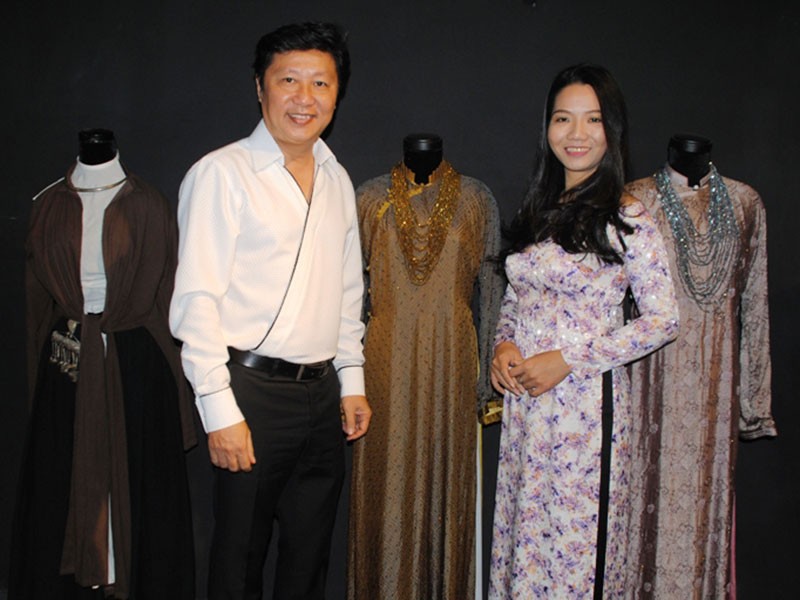 Ca si My mac ao dai khong quan: Ke benh thi it, nguoi che thi nhieu-Hinh-9