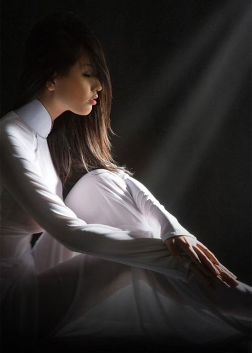 Ca si My va loat my nhan Viet dien ao dai phan cam: Y thuc o dau?-Hinh-4