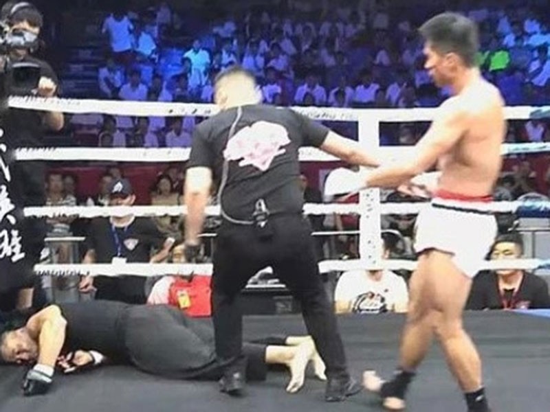 Cao thu Vinh Xuan Quyen lai bi ha knock-out sau hon 1 phut