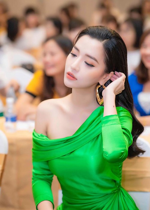 Duong cong goi cam cua Bich Phuong phai giai trinh vi nghi hat nhep-Hinh-14