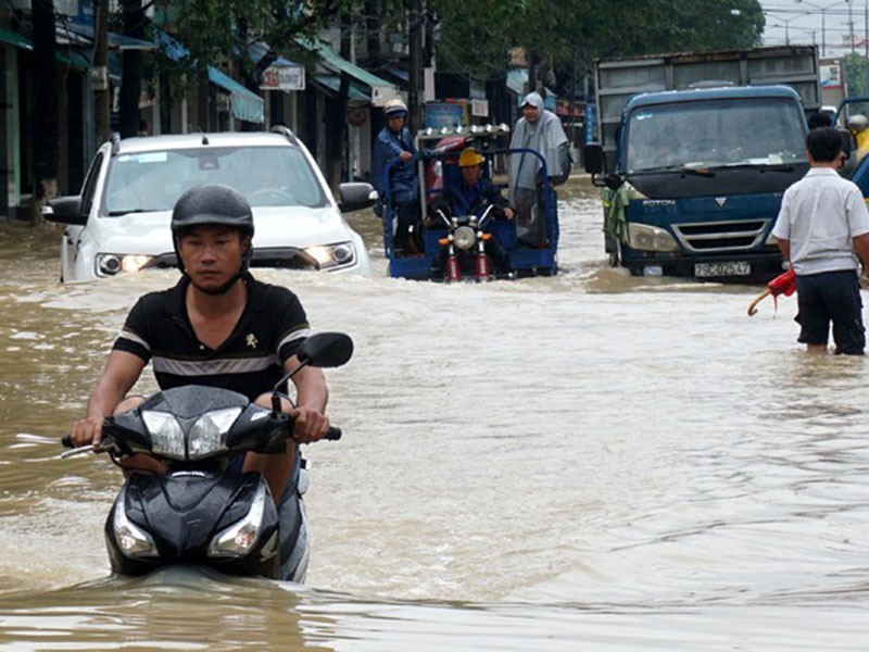 Bao so 6 giat cap 11 cach dat lien 300km, ap sat Khanh Hoa - Quang Ngai-Hinh-2