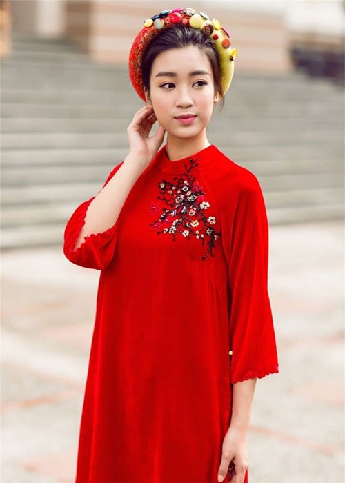 Ngam my nhan Viet dien ao dai do, don may man dau nam-Hinh-5