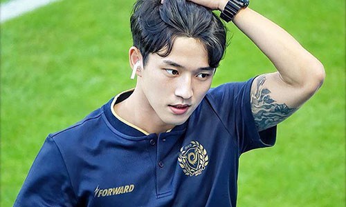 Cau thu hot boy cua U23 Han Quoc mac ket o Daegu vi Covid-19