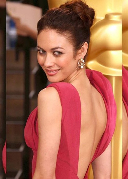 Ve goi cam cua “Bond Girl” Olga Kurylenko duong tinh voi Covid-19-Hinh-14