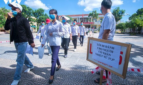 Sang nay, gan 867.000 thi sinh ca nuoc buoc vao ngay thi dau tien