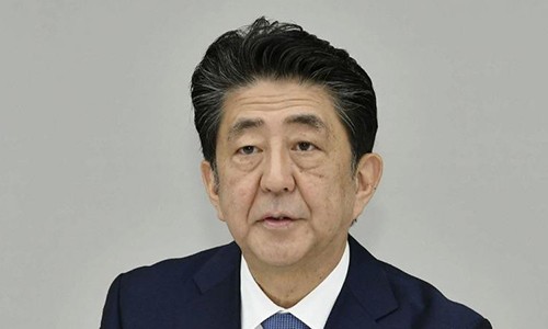 Thu tuong Nhat Ban Shinzo Abe den benh vien sau tuyen bo tu chuc