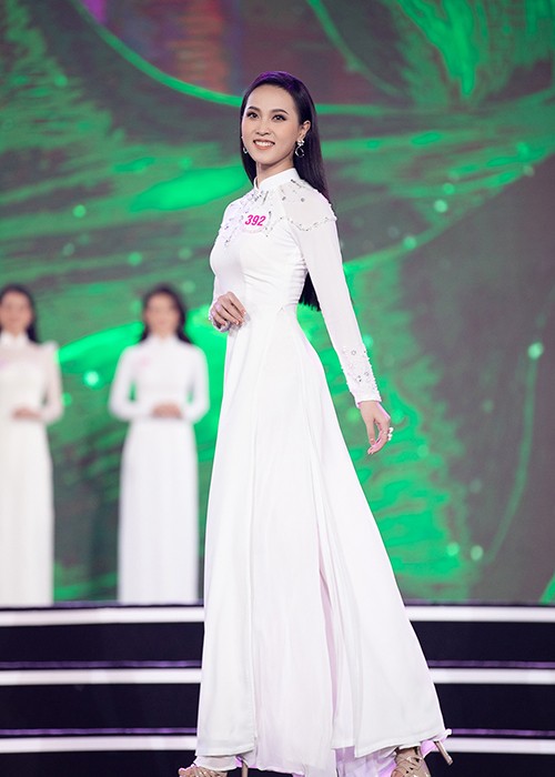 Ngam thi sinh Hoa hau Viet Nam 2020 trinh dien ao dai trong ban ket-Hinh-15