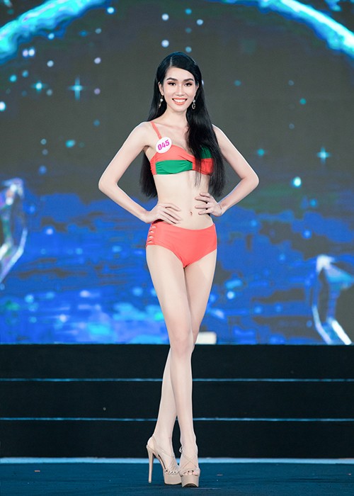 Thi sinh Hoa hau Viet Nam 2020 dien bikini nong bong trong ban ket-Hinh-9