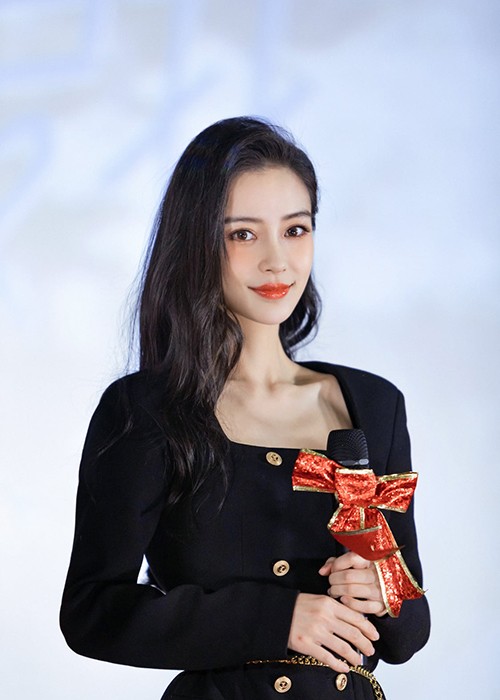 Do sac Angelababy va tinh cu Huynh Hieu Minh giua on ao tieu tam-Hinh-8