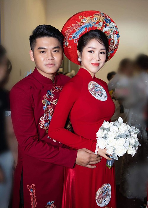 Le Quyen va loat my nhan Viet hanh phuc ben trai kem tuoi-Hinh-7