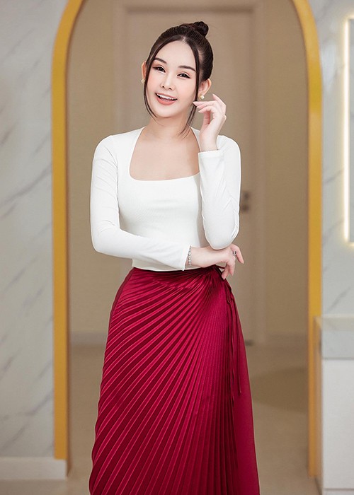 Le Au Ngan Anh tau xe sang 8 ty, phat nhu dieu gap gio-Hinh-14