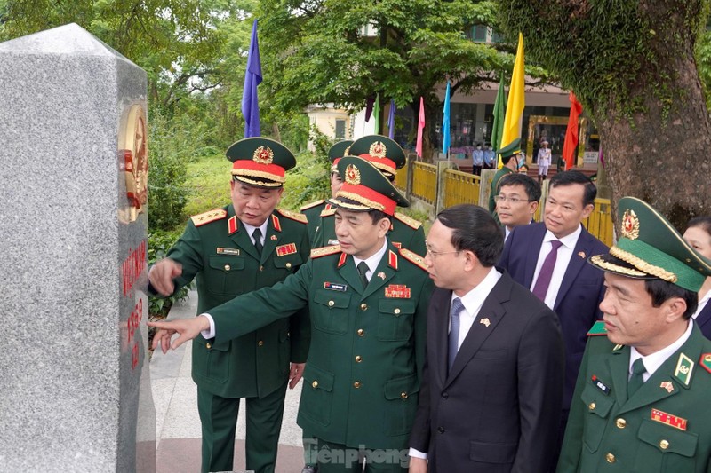 Thuong tuong Phan Van Giang va Thuong tuong Nguy Phuong Hoa hoi dam tai Trung Quoc-Hinh-6