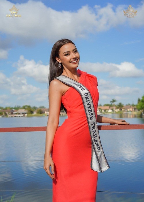 Khanh Van va dan doi thu bung lua o Miss Universe 2020-Hinh-5
