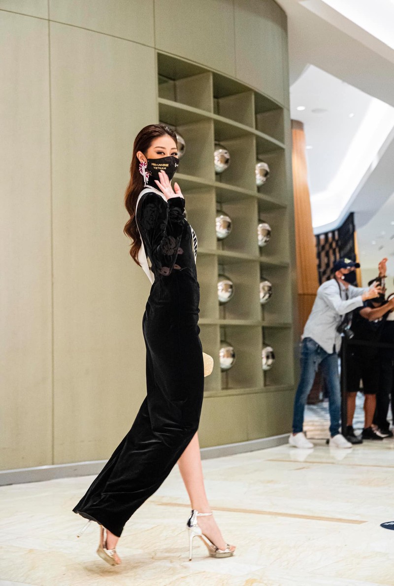 Khanh Van dien trang phuc ruong bac thang o Miss Universe 2020-Hinh-5