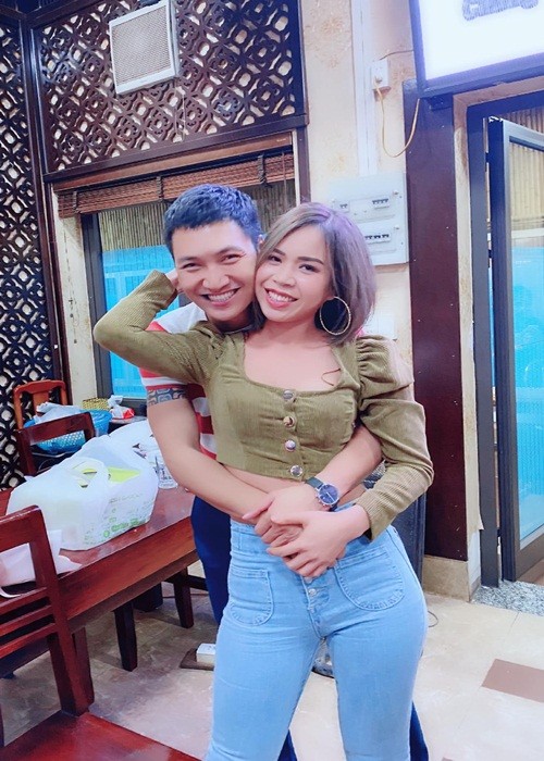 Manh Truong tinh be binh ben vo sau gan 20 nam gan bo