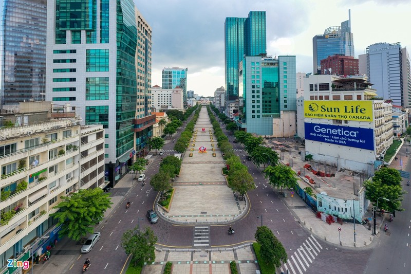 Trung tam TP.HCM vang ve sau lenh cam tu tap tren 10 nguoi-Hinh-3