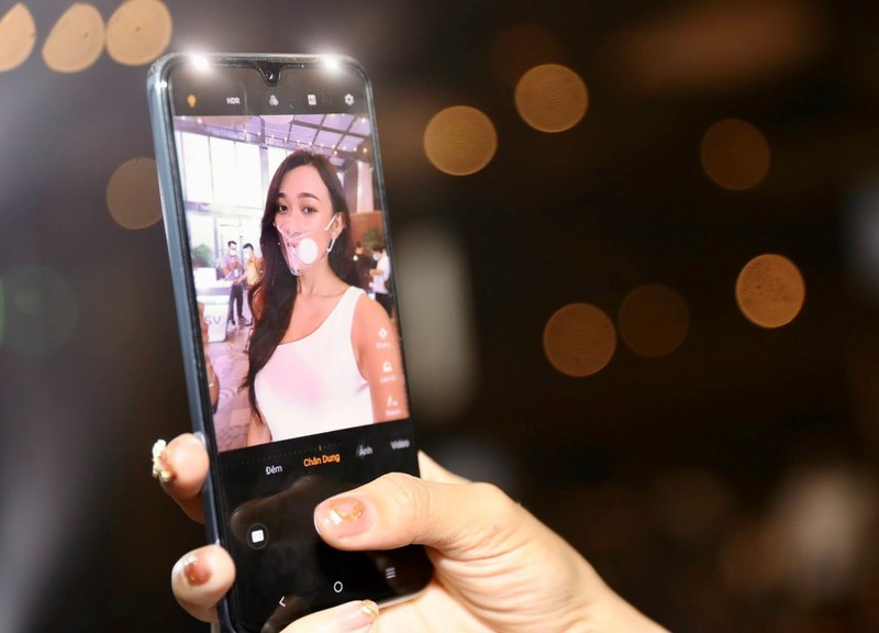 iPhone XR va loat smartphone dang giam gia tai Viet Nam-Hinh-7