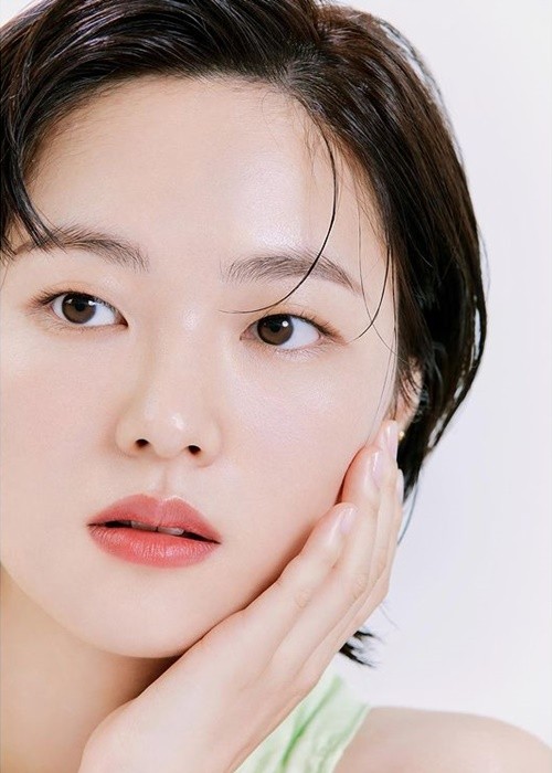 Nhan sac Jeon Yeo Bin bi nghi hen ho chong cu Song Hye Kyo-Hinh-8