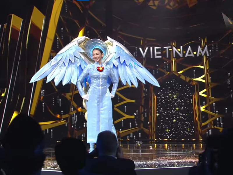 Thuy Tien bi thuong khi thi quoc phuc o Miss Grand International