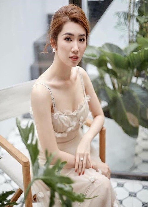 Soi tinh duyen cua Thuy Ngan truoc bo anh co dau ben Karik-Hinh-6