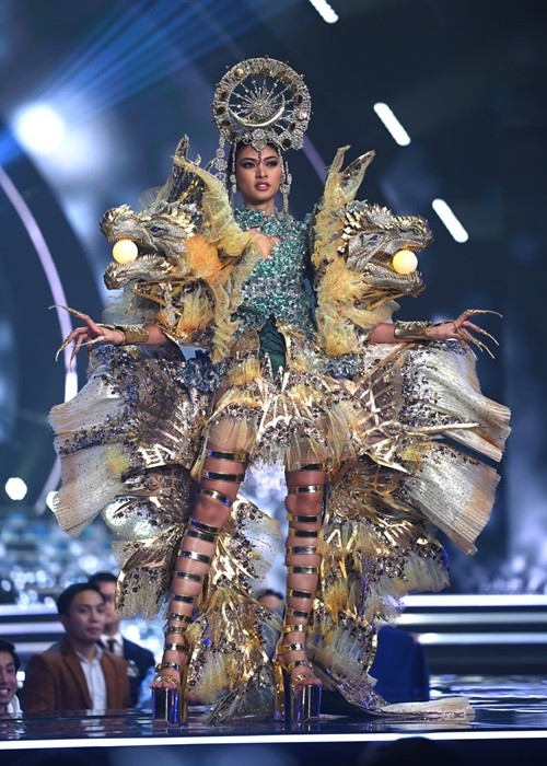 Quoc phuc cua Kim Duyen duoc binh chon an tuong nhat o Miss Universe-Hinh-13