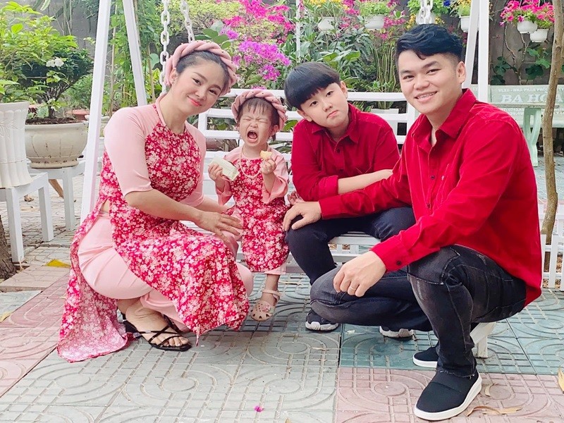 2 my nhan Viet gioi kiem tien, chong quan ly tai san-Hinh-11