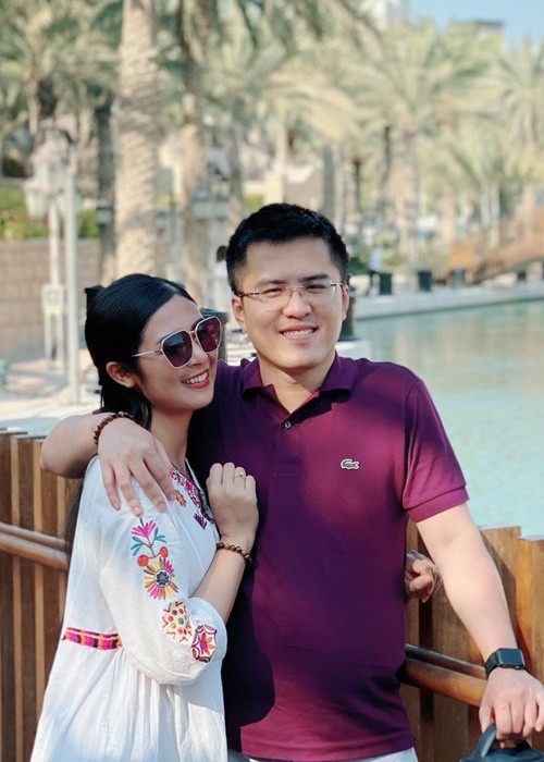 Loat anh Hoa hau Ngoc Han tinh tu ben chong sap cuoi-Hinh-4