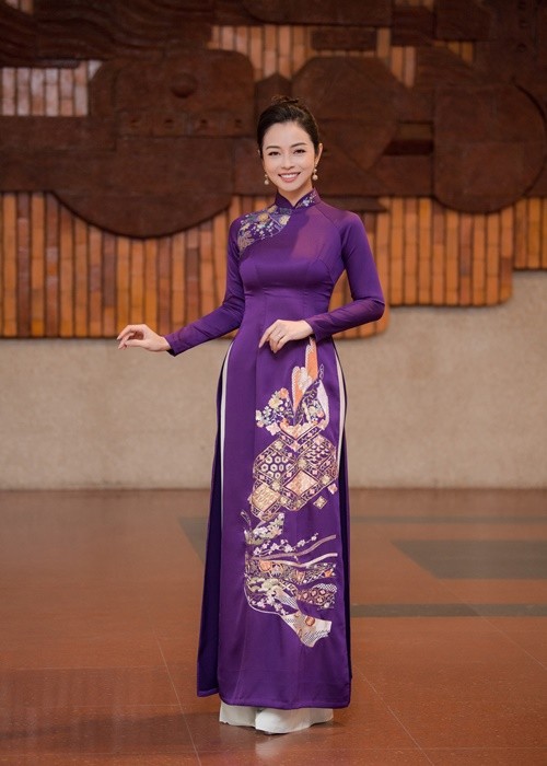 Mac ao dai kin dao, Jennifer Pham van dep gay me-Hinh-10