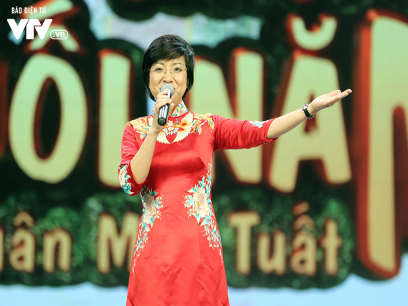 Nhin lai loat anh MC Thao Van dan chuong trinh Tao Quan-Hinh-11