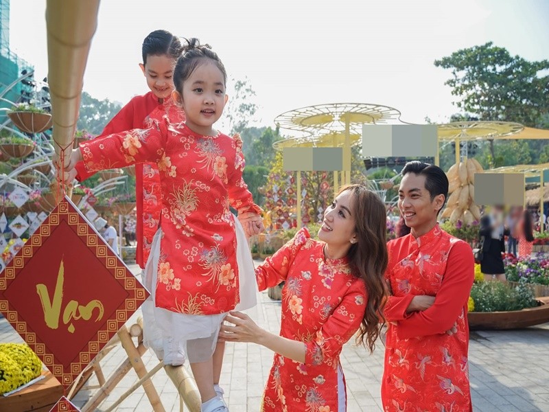 Dien ao dai don Tet, nhoc ti nha sao Viet bieu cam hai huoc-Hinh-7