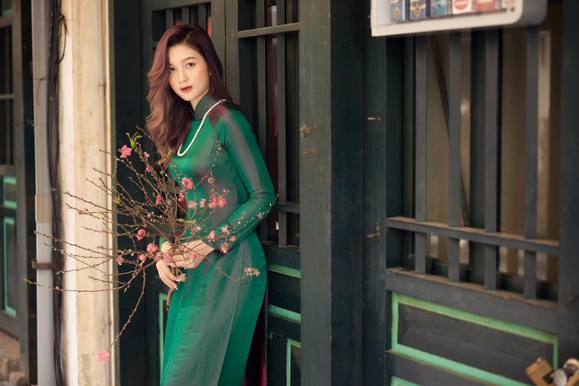 Hoa khoi Dai hoc Quoc gia Ha Noi duyen dang trong ta ao dai xuong pho-Hinh-8