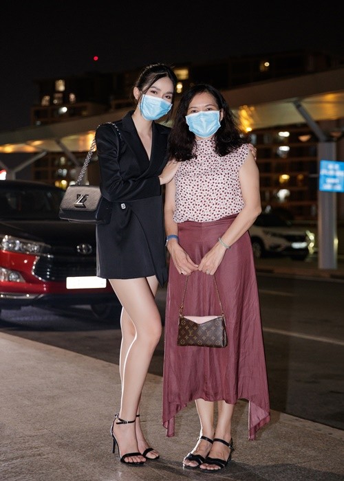 A hau Phuong Anh du Paris Fashion Week, “cham mat” sao dinh dam nao?-Hinh-10