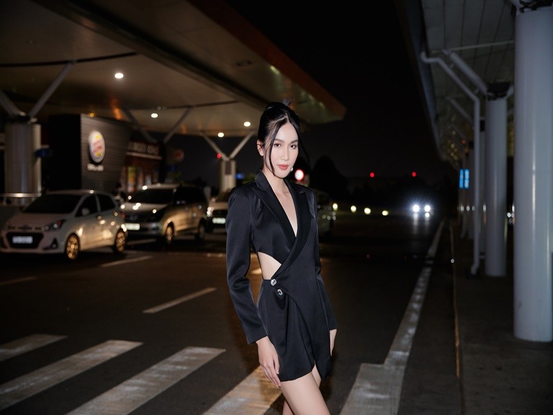 A hau Phuong Anh du Paris Fashion Week, “cham mat” sao dinh dam nao?-Hinh-6