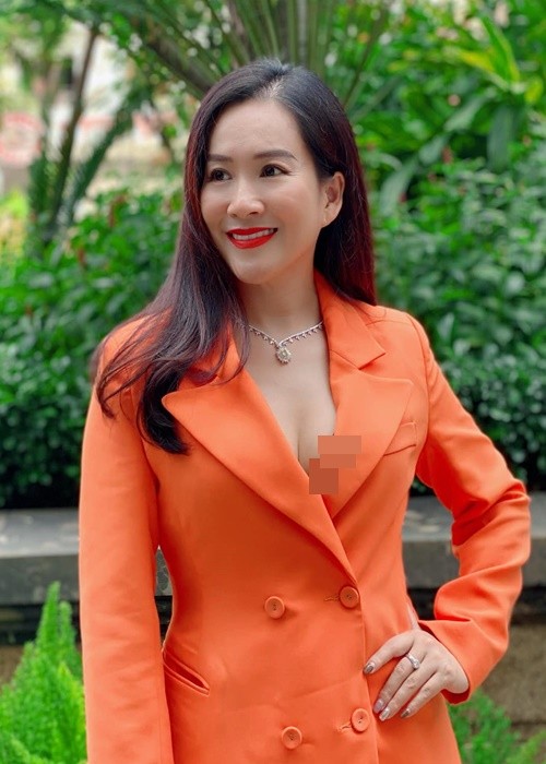 Anh Tho - vo dai gia hon tuoi cua Binh Minh goi cam, hut hon co nao?-Hinh-9