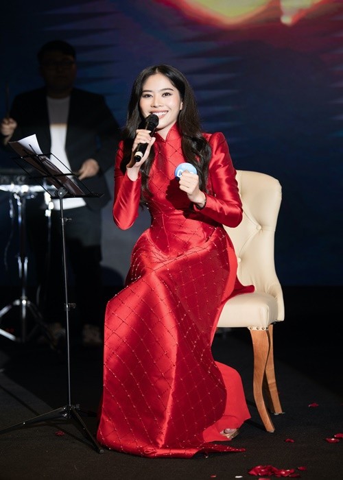 Khoe tai ca hat o Miss World Vietnam 2022, Nam Em lot top 5