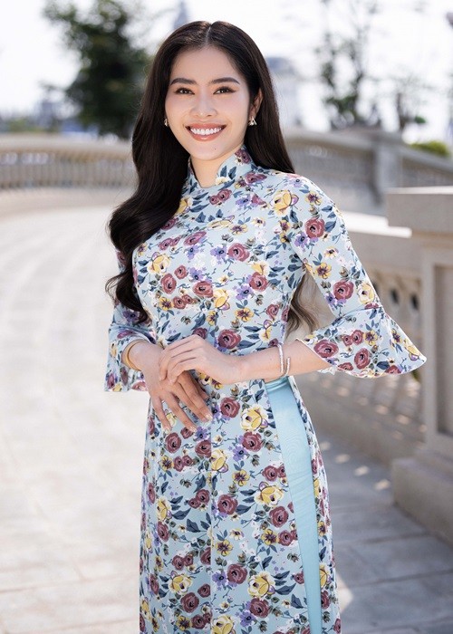Nam Em do ve diu dang cung dan thi sinh Miss World Vietnam 2022