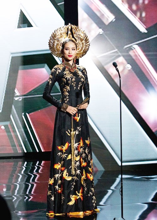 Soi tung chi tiet quoc phuc cua dai dien Viet Nam tai dau truong Miss Universe-Hinh-12