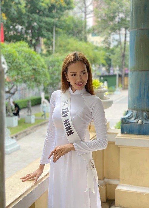 Kinh nghiem thi nhan sac cua Ngoc Chau truoc dang quang Hoa hau hoan vu Viet Nam-Hinh-10