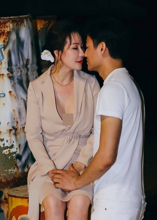 Con trai cua Quy Binh va vo dai gia ngay cang bu bam-Hinh-6