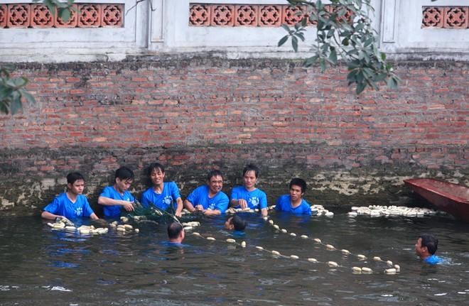 Tung len song CNN, Reuters, lang nghe tai HN du khach phai e so-Hinh-7