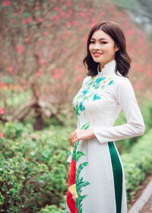 Dang Thi Huong va loat my nhan bi thu hoi danh hieu-Hinh-6