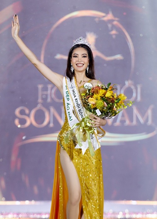 Nhan sac Huynh Dao Diem Trinh dang quang Hoa khoi Song Vam 2022