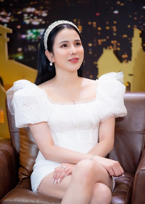 Diep Lam Anh run ray khi phat hien xe hoi bi gan dinh vi-Hinh-7