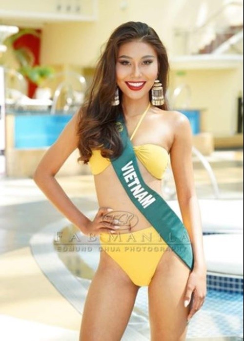 Thu Thao noi tieng Anh kem, bi BTC Miss Earth cat phan gioi thieu