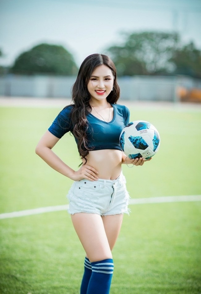 Hot girl noi “Chelsea tham gia World Cup” tren song VTV gay cuoi-Hinh-15